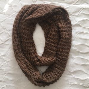 💕 Old Navy Brown Oversized Infinity Scarf